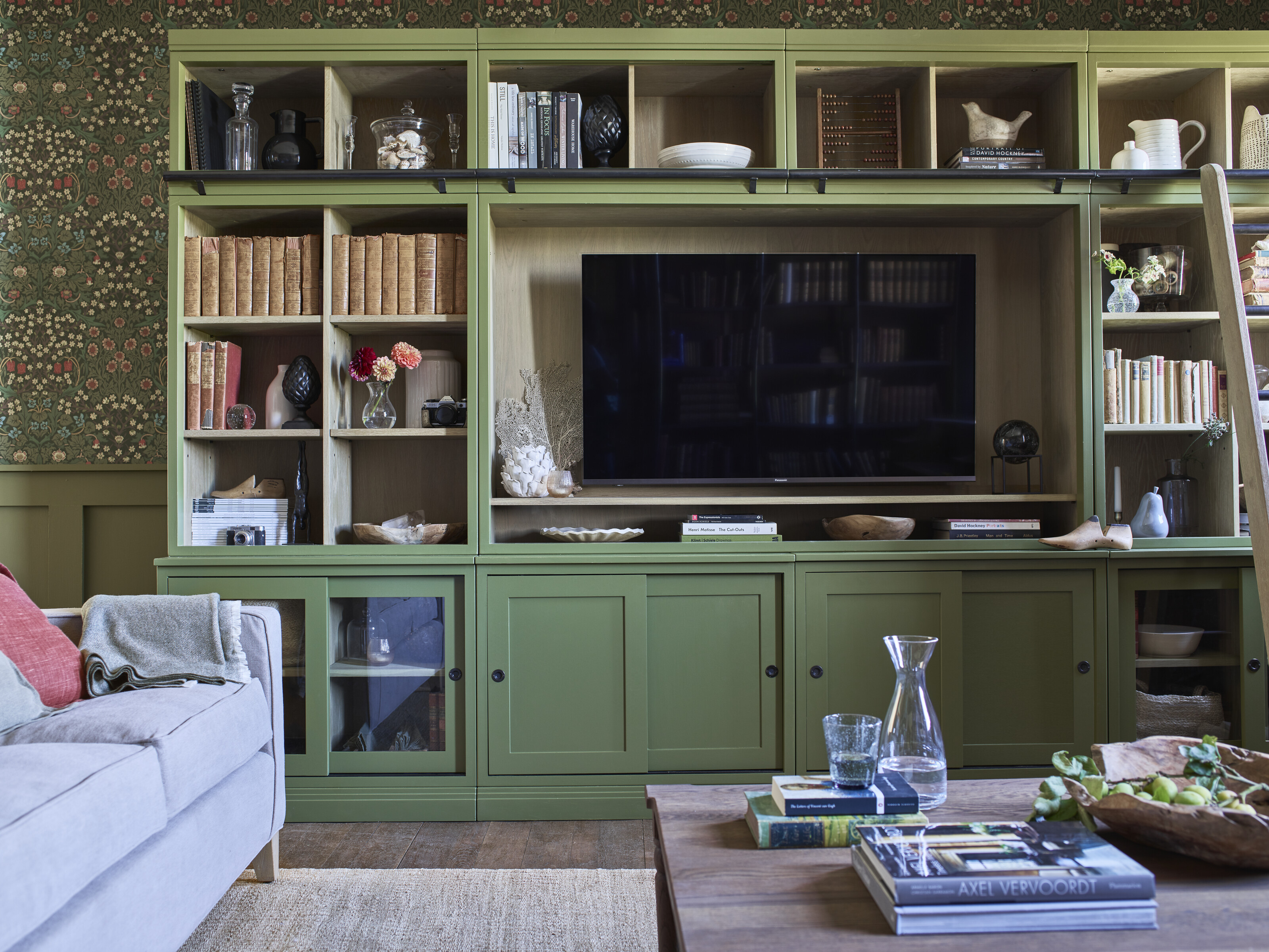 Chawton TV unit